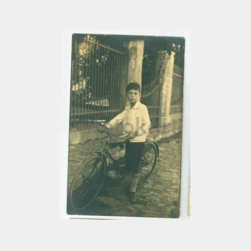 1929 Bisikletli Çocuk Görünüş Fotoğraf