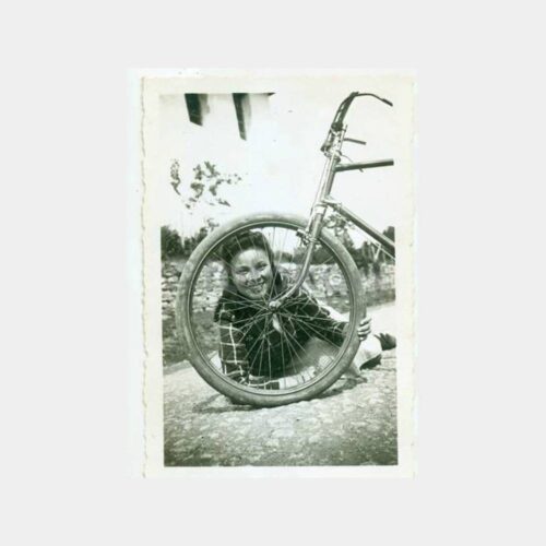 1938 Bisikletli Kız Konulu Fotoğraf