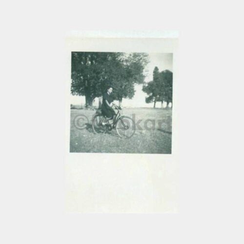 1946 Bisikletli Kız Konulu Fotoğraf
