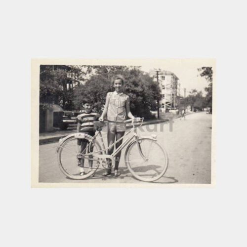 1970 Suadiye Bisikletli Kız Konulu Fotoğraf