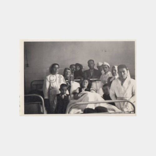 1945 Hasta Yakınları Hemşire Konulu Fotoğraf