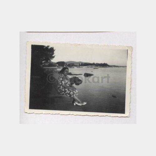 1951 Sahil Kenarı Kadın Görünüş Fotoğraf