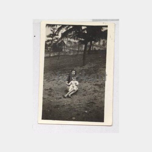 Tarihi Ev ve Kadın Görünüş Fotoğraf