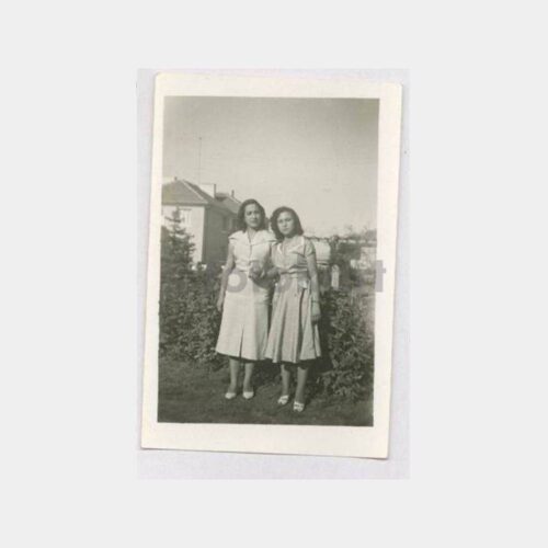 Tarihi Ev Önünde Kadın Görünüş Fotoğraf