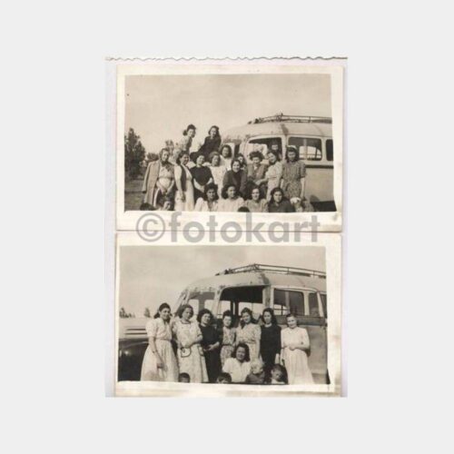 Otobüs Önünde Kadınlar Görünüş Fotoğraf