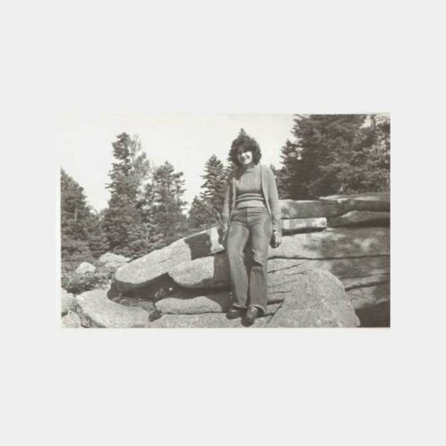 Bursa Uludağ Kayalarda Genç Kız Fotoğraf