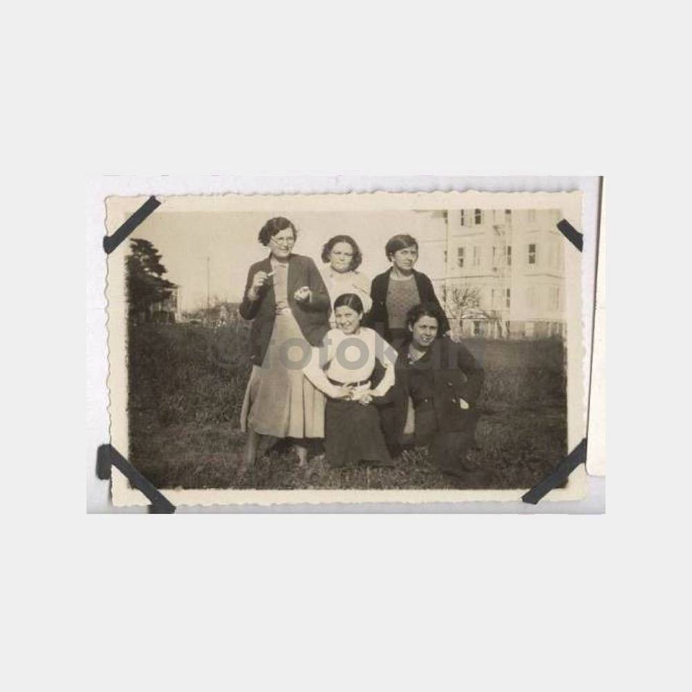 Tarihi Ev ve Kadınlar Görünüş Fotoğraf