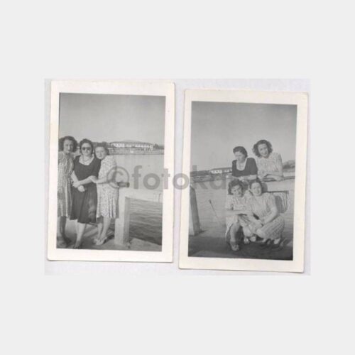 Sahilde Kadınlar Görünüş 2 Adet Fotoğraf