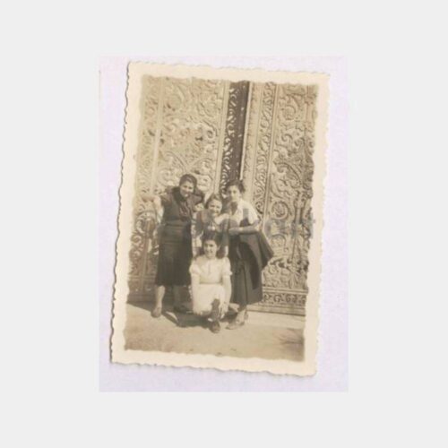 Tarihi Ev Kapısı ve Kadınlar Fotoğraf