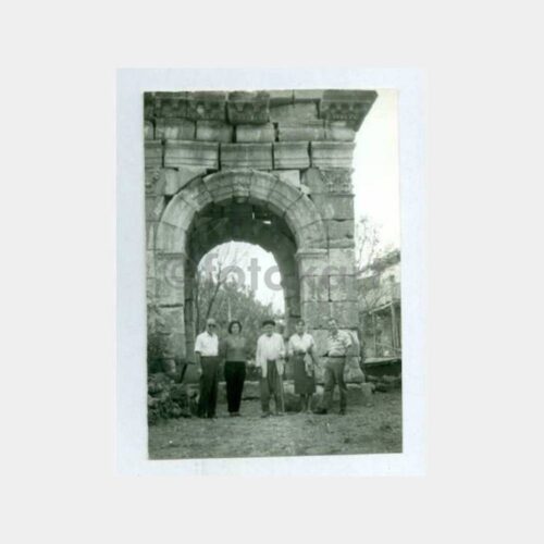 1960 Mersin Aydıncık - 4 Ayaklı Antik Mezar 3 Fotoğraf