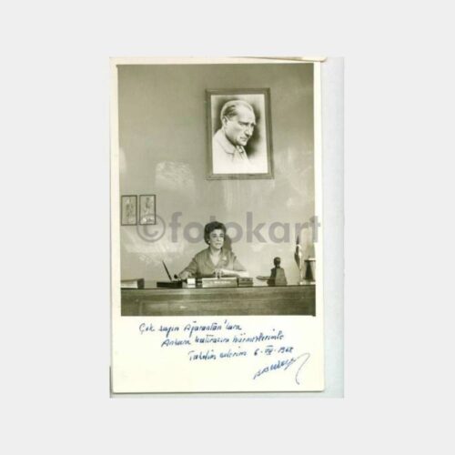 1968 Atatürk Resimli Müdür Odası Fotoğraf