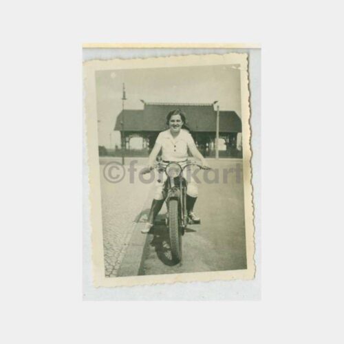 1940 Fenerbahçe Motorsikletli Kadın Fotoğraf