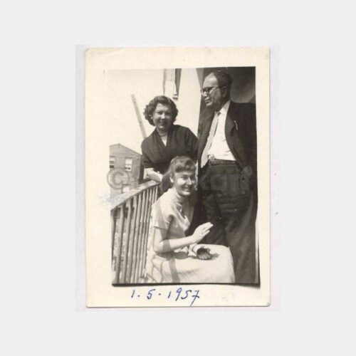 Tarihi Ev ve Kadın Görünüş Fotoğraf