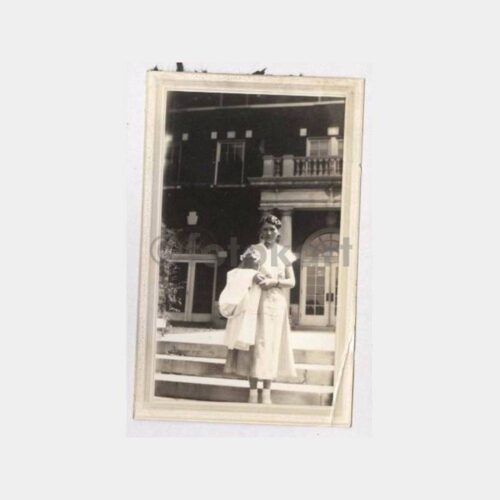 Tarihi Ev ve Kadın Görünüş Fotoğraf