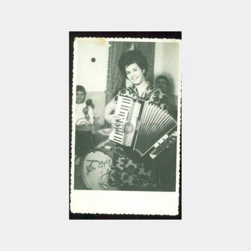 1960 Akordeon Çalan Kadın Fotoğraf
