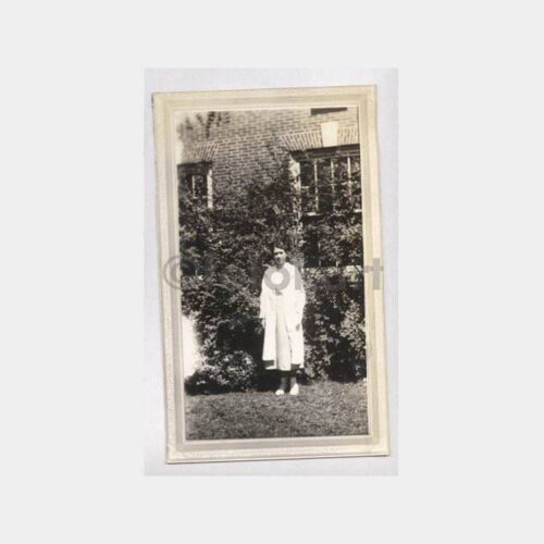 Tarihi Ev ve Kadın Görünüş Fotoğraf