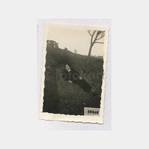 Tarihi Ev ve Kadın Görünüş Fotoğraf