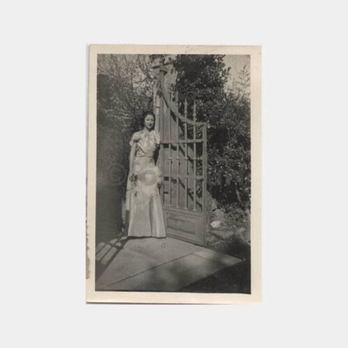 Tarihi Ev ve Kadın Görünüş Fotoğraf