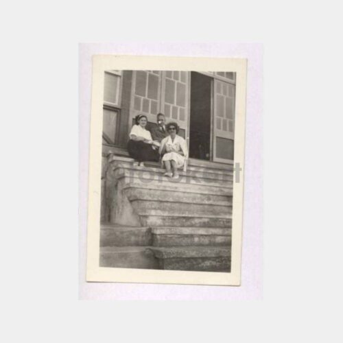 Tarihi Ev ve Kadın Görünüş Fotoğraf