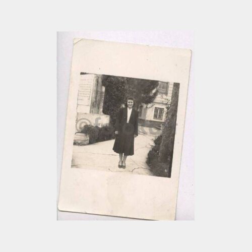 Tarihi Ev ve Kadın Görünüş Fotoğraf