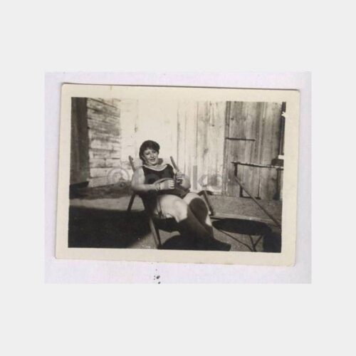 Tarihi Ev ve Kadın Görünüş Fotoğraf