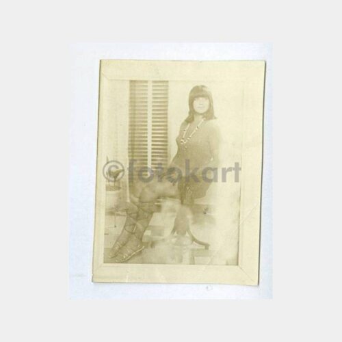 1960 Mini Etekli Kadın Fotoğraf