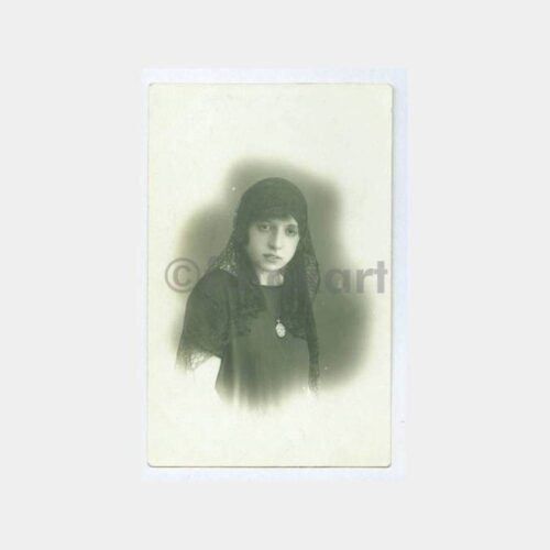 1929 Eşarplı Kadın Görünüş Fotoğraf