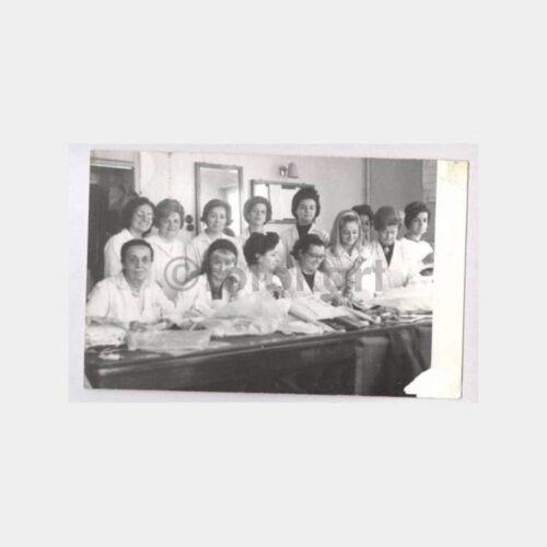 Beyaz Gömlekli Çalışan Kadınlar Fotoğraf