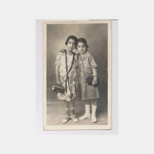 Kıbrıs Baf Çantalı Kızlar Konulu Fotoğraf