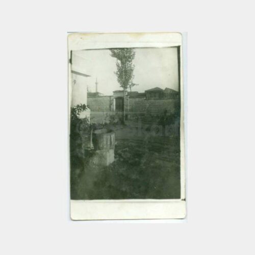 1930 Konya Tarihi Bina ve Kapısı Fotoğraf