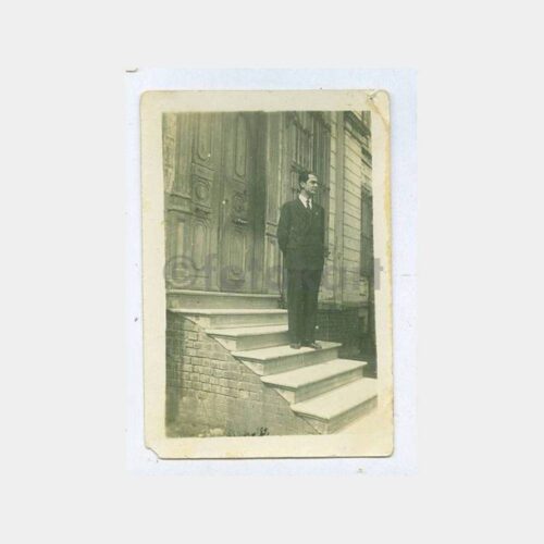 1940 Tarihi Ev Önünde Bey Görünüş Fotoğraf