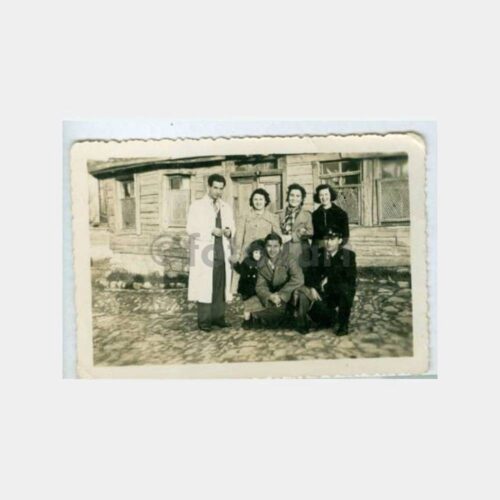 1940 Tarihi Ev Önünde Grup Fotoğraf