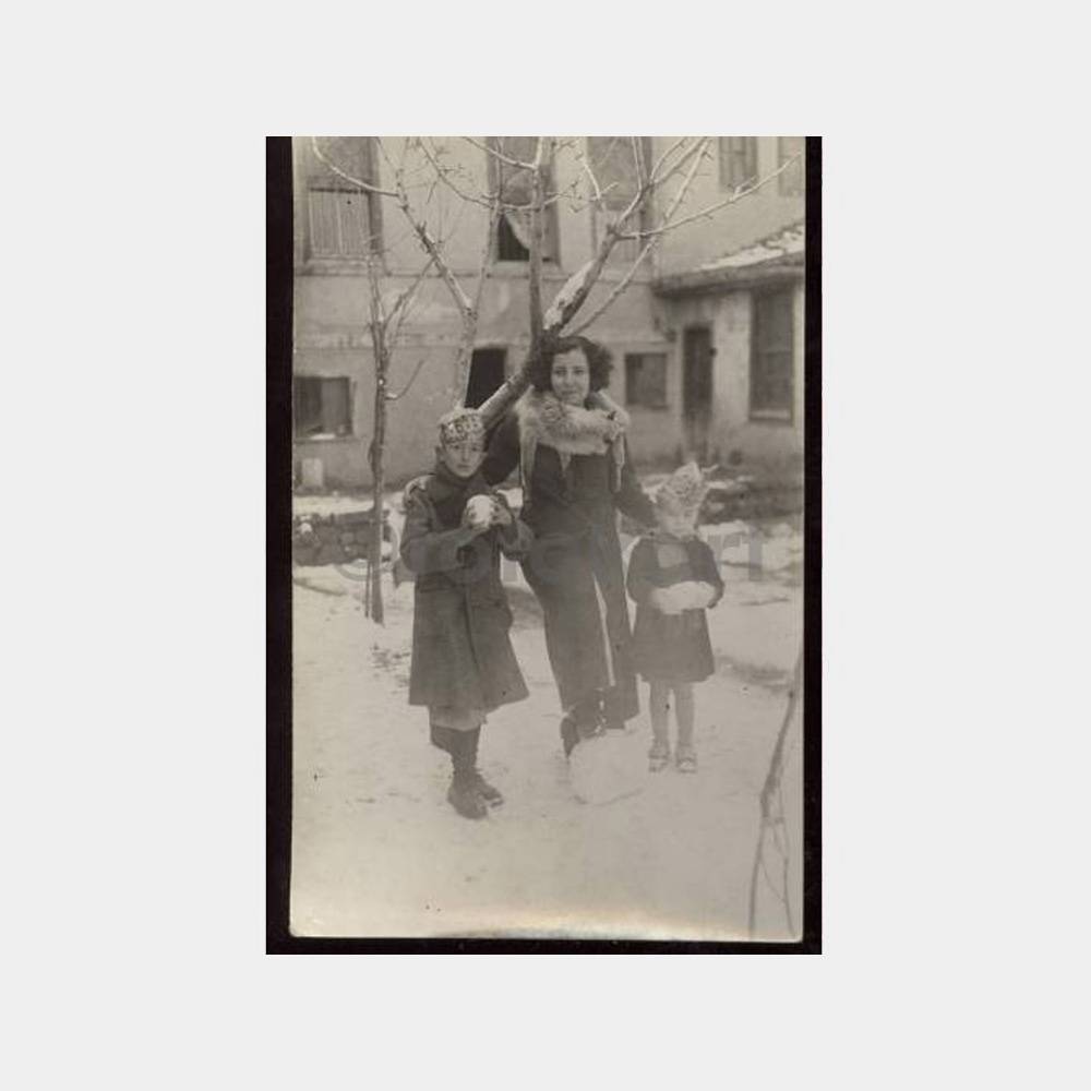 1935 Tarihi Ev Çocuklar Görünüş Fotoğraf