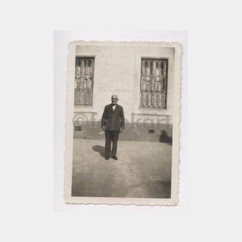 Tarihi Ev Önünde Bay Görünüş Fotoğraf