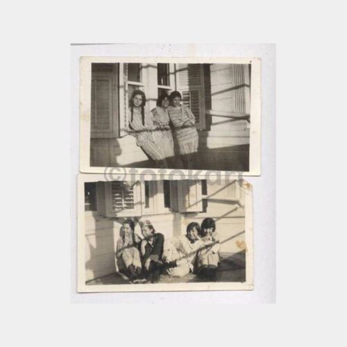 Tarihi Ev ve Kızlar Görünüş 2 Adet Fotoğraf