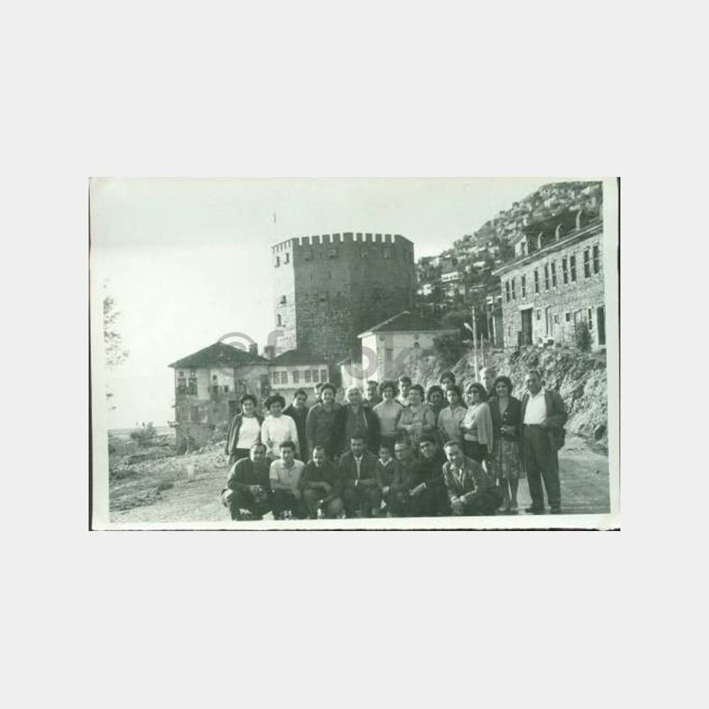 1970 Alanya Kalesi Önünde Grup Fotoğraf