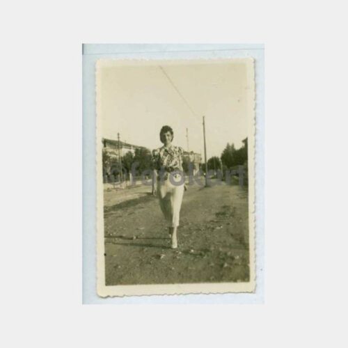 1946 Kalamış Kadın Görünüş Fotoğraf