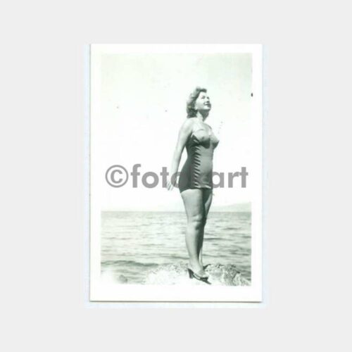 1940 İstanbul Plaj Mayolu Kadın Fotoğraf