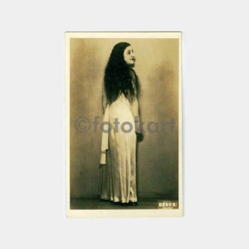 1947 Foto Rekor - Uzun Saçlı Kadın Fotoğraf