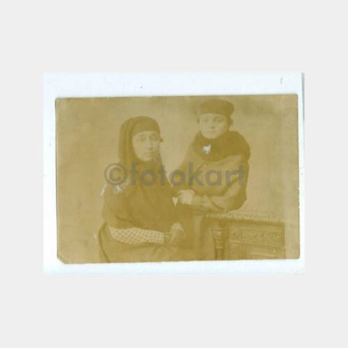 1925 Çarşaflı ve Şapkalı Kadın Stüdyo Fotoğraf