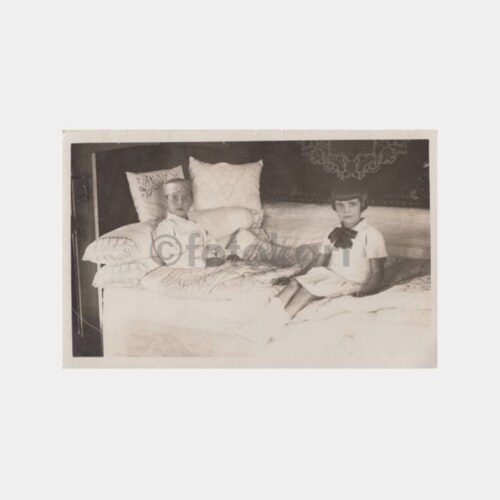 1936 Sünnet Çocuğu Yatağında Görünüş Fotoğraf