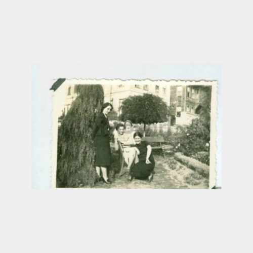 1939 Tarihi Ev ve Kadınlar Görünüş Fotoğraf