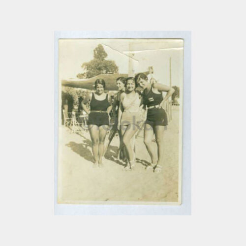 1928 Plaj Mayolu Kadınlar Konulu Fotoğraf