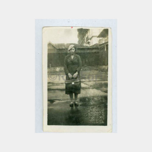 1938 Çantalı Kadın Konulu Fotoğraf