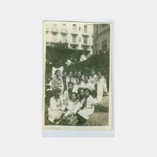 1936 Beyaz Önlüklü Kadınlar Fotoğraf