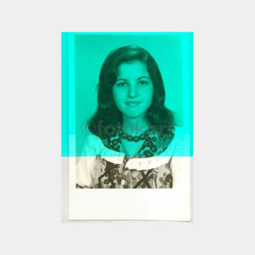 1963 Boncuk Kolyeli Kız Portre Fotoğraf