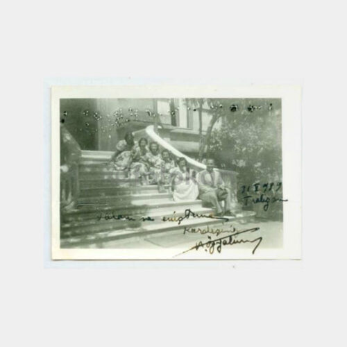 1939 Trabzon Köşk Merdivenlerinde Fotoğraf