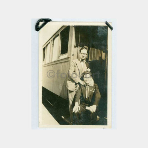 1935 Bursa - Tren Vagonu Önünde Fotoğraf