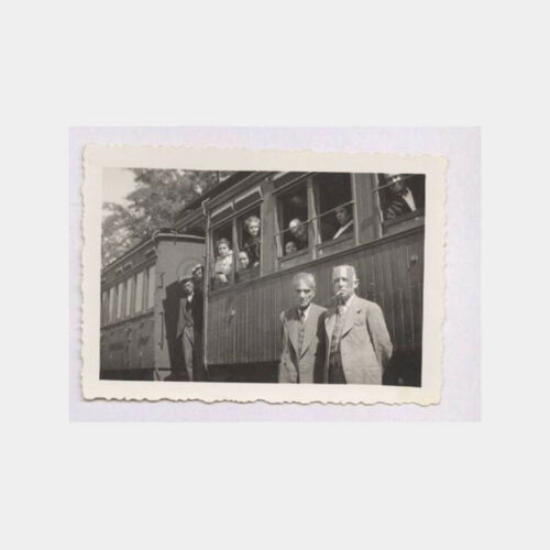 1937 Tren Vagonu Önünde Fotoğraf