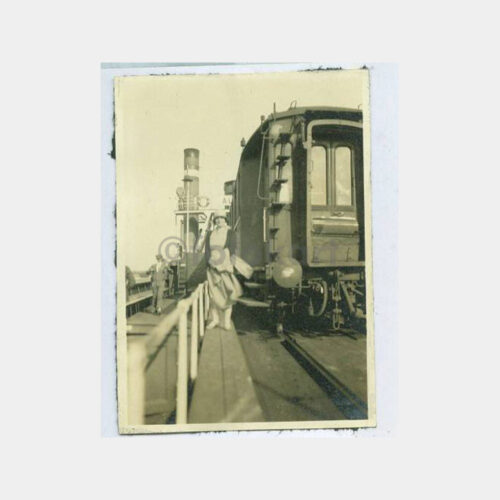 1930 Tren Vagonu Arkasında Kadın Fotoğrafı